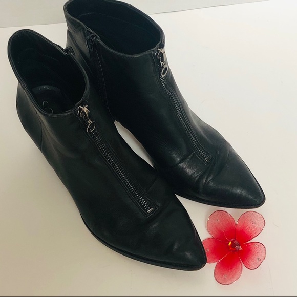 SOLE/ SOCIETY booties with side zipper. - Picture 2 of 14